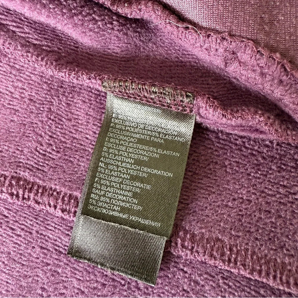The North Face Women's Chest Logo Purple Zip Up Jacket Size M